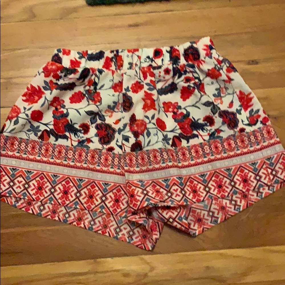 Xhilaration Shorts Floral Size Small